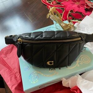Coach Essential Belt Bag With Pillow Quilting